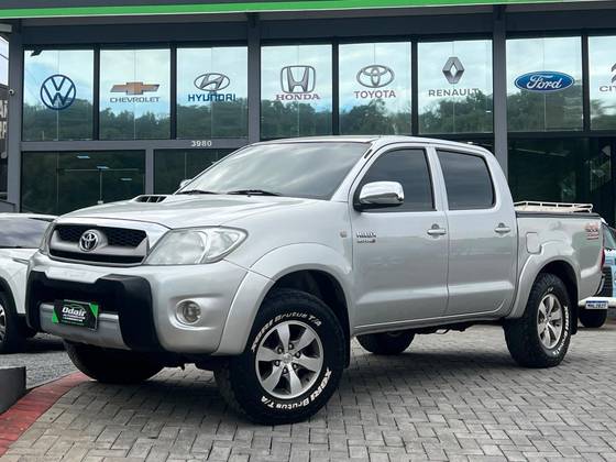 TOYOTA HILUX 3.0 SRV 4X4 CD 16V TURBO INTERCOOLER DIESEL 4P AUTOMÁTICO TOYOTA HILUX 3.0 SRV 4X4 CD 16V TURBO INTERCOOLER DIESEL 4P AUTOMÁTICO